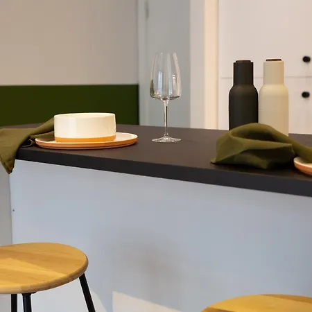 Stylish At Kelvinbridge In The West End Of Apartment
