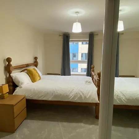 Apex Morrison St Apartment 2 *