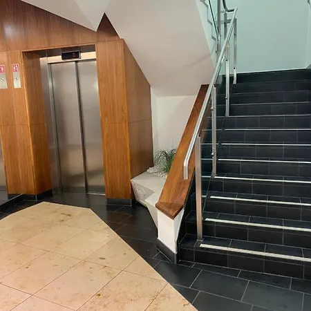 Apartment 7 Bath Street *