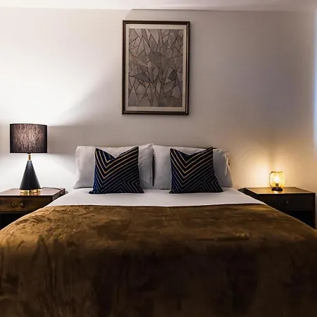 The Skyline - *private Balcony* *views* Glasgow