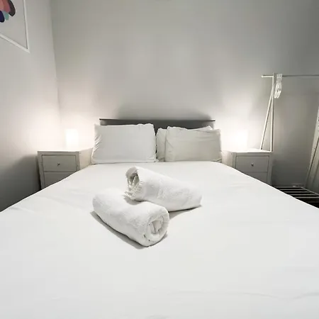 Apartment 2 Bedroom *