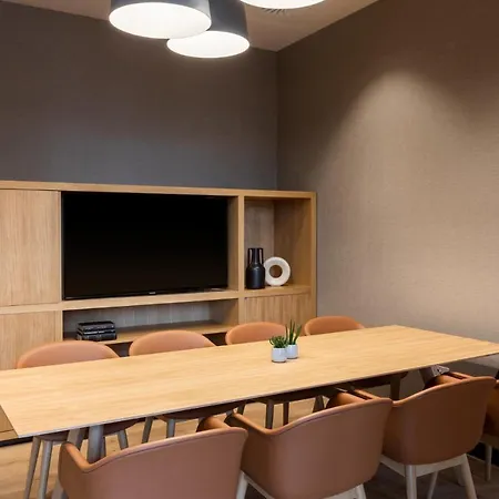 Courtyard By Marriott Sec 호텔 4*