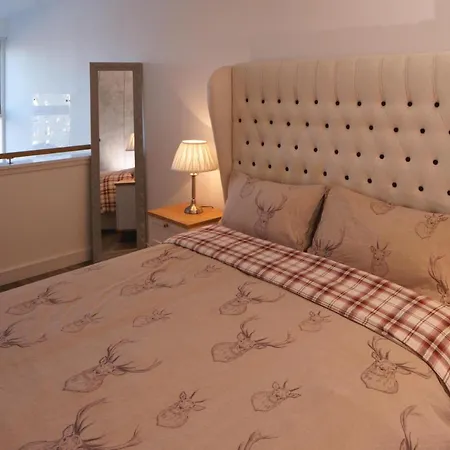 Centre With Free Secure Underground Parking Appartement *