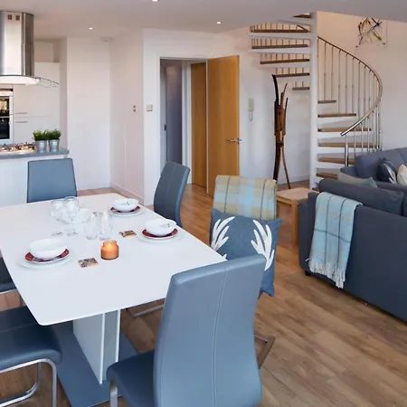 Appartement Centre With Free Secure Underground Parking *