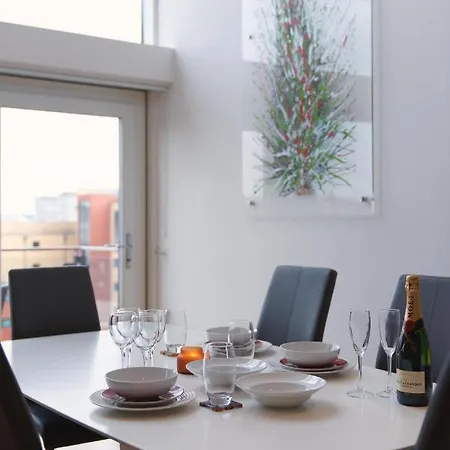 Centre With Free Secure Underground Parking * Glasgow