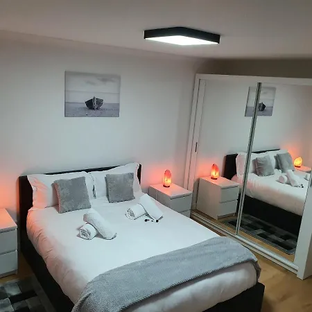 Modern House Close To Apartment *