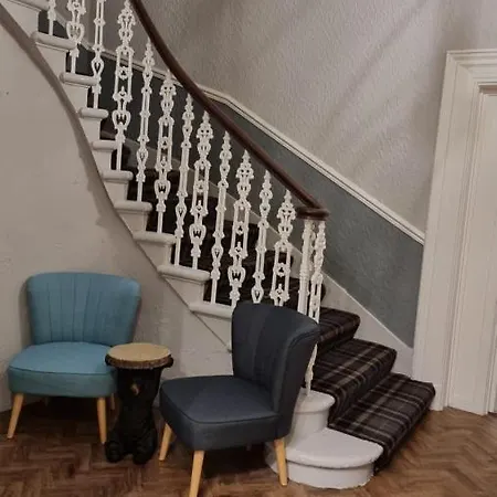 The Hampton Court 3* גלאזגו