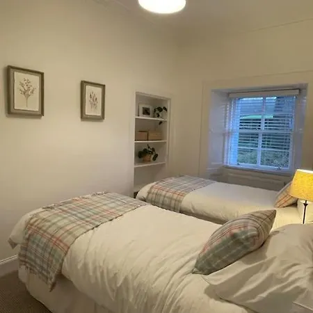 A Cosy Two-bedroom Near Loch Lomond Holiday home *