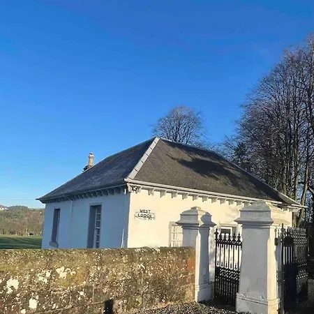 A Cosy Two-bedroom Near Loch Lomond * Glasgow