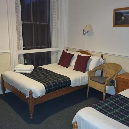 Hampton Court - Centre Glasgow