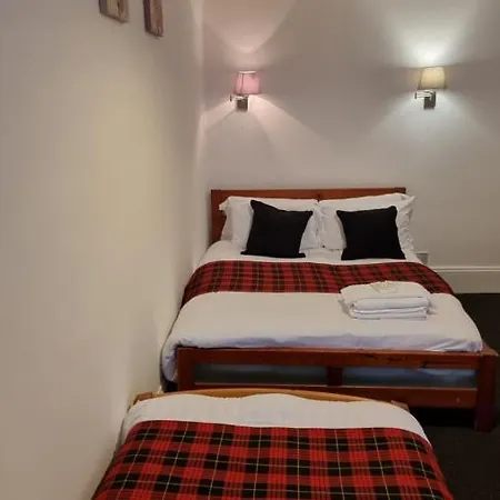 The Hampton Court מלון