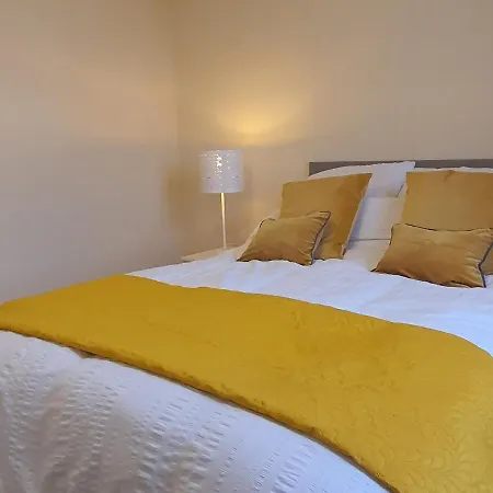דירה Large 3 Bed West End Free Parking & Electric Vehicle Point גלאזגו