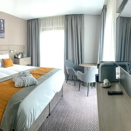 Maldron Hotel 4*