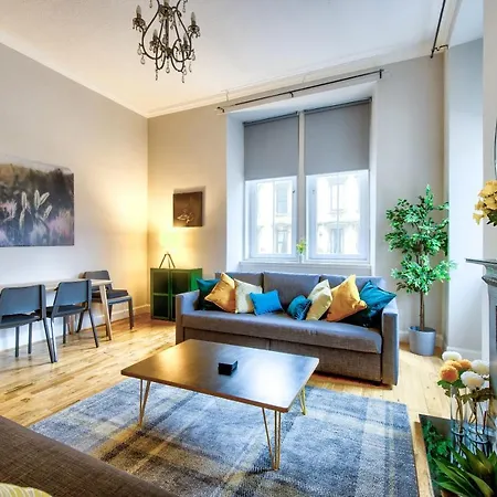 Stylish & Spacious 3 Bedroom In Finnieston, West End Apartment *