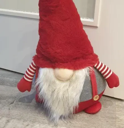 Glasgow City Central Executive Triplex House, 3 Bedroom 3 Bathrooms 1 Living Room Kitchen - Huge Terrace For Master Bedroom - Private E Parking Lez Congestion Zone Free - Garden - 5 Mins Drive To City Centre Central Station *