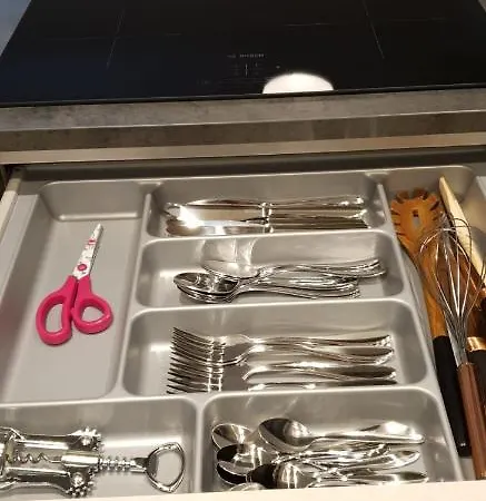 Sec Hydro Executive Triplex Townhouse, Central, 3 Bedrooms/3 Bathrooms, 1 Living Room/kitchen, 3 Floors, Master Bed's Terrace, Main Door, Garden, * グラスゴー