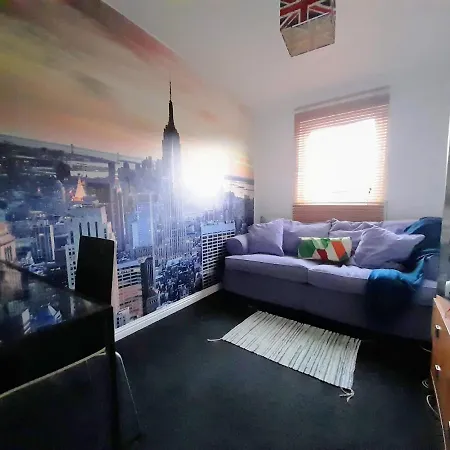 2bed Guest Wing - Charming - Off M8 M80 Nocleg ze śniadaniem *
