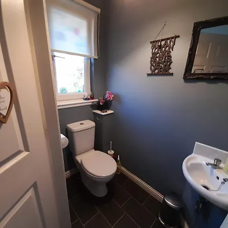 Bed & Breakfast 2bed Guest Wing - Charming - Off M8 M80 *