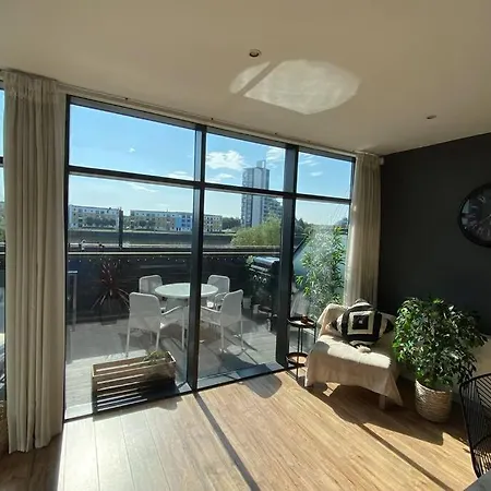 Apartment Riverside Exec With Balcony - Secc/hydro *