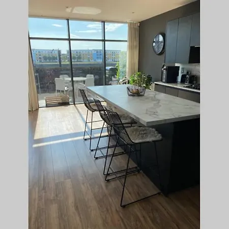 Riverside Exec With Balcony - Secc/hydro