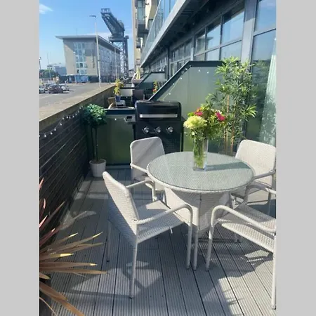 Riverside Exec With Balcony - Secc/hydro Apartment Glasgow