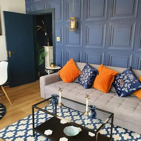 Cosy 3 Bedroom Flat In Centre *