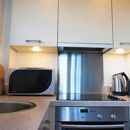 The Perfect Break, Harbour Apartment *