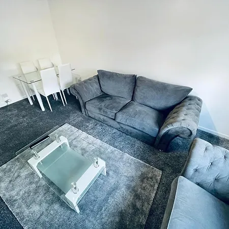 Modern 2 Bedroom With Free Parking