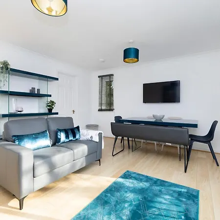 Joivy Bright Flat Overlooking The Clyde