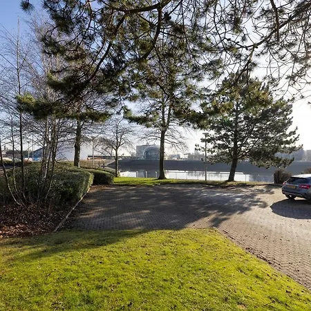 Appartamento Joivy Bright Flat Overlooking The Clyde *