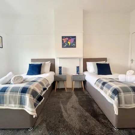 Bella House - 3 Bed House In * Glasgow