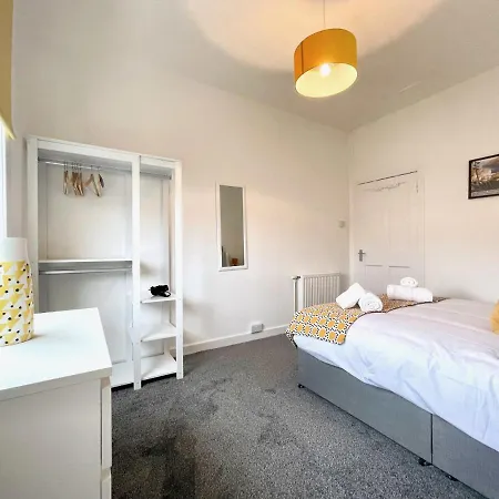Bella House - 3 Bed House In * Glasgow