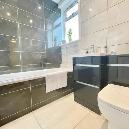 Bella House - 3 Bed House In * Glasgow