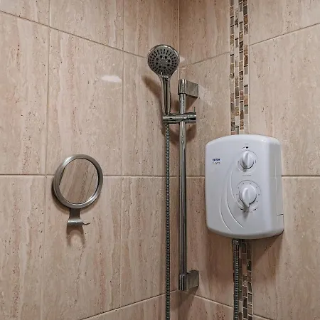 3 Bed In The Heart Of Westend Of *