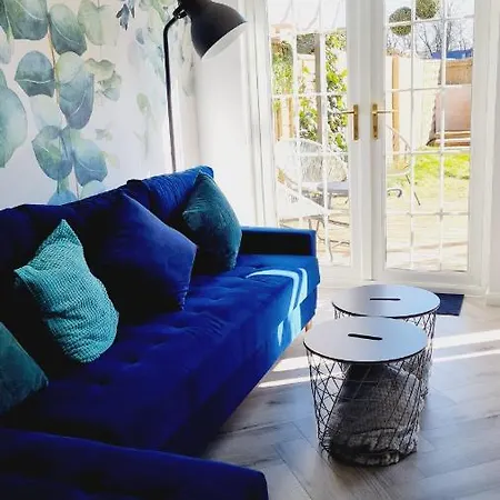 Beautiful 2bed House With Garden, Walking Distance To Town - Free Parking Apartment Glasgow