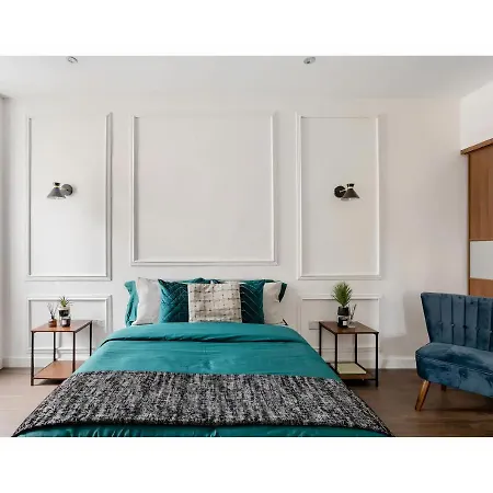 Vibrant Art Deco Inspired Serviced Appartamento *
