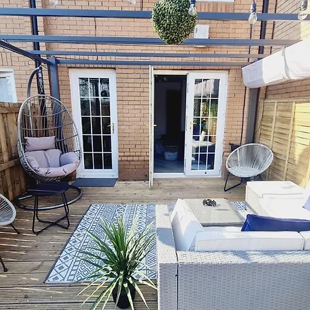 Beautiful 2bed House With Garden, Walking Distance To Town - Free Parking Γλασκώβη