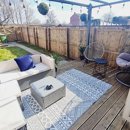 Beautiful 2Bedroom House With Garden Semesterbostad