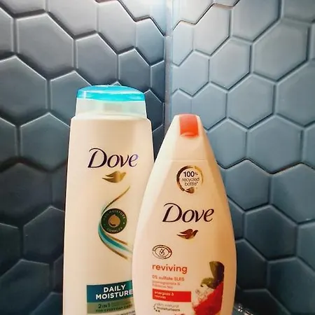 Beautiful 2bed House With Garden, Walking Distance To Town - Free Parking Apartamento