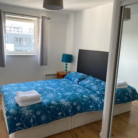 Cosy 2 Bed Flat In Apartment Glasgow