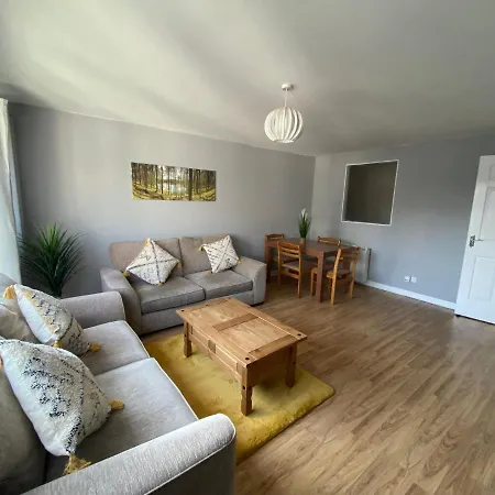 Cosy 2 Bed Flat In Glasgow