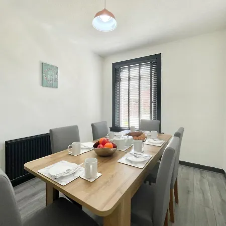 2 Bed House In Outskirts Of