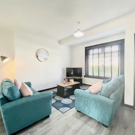 2 Bed House In Outskirts Of