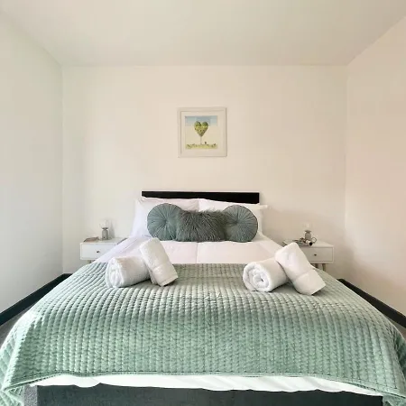 Apartment 2 Bed House In Outskirts Of *