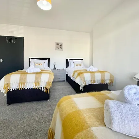 Apartment 2 Bed House In Outskirts Of