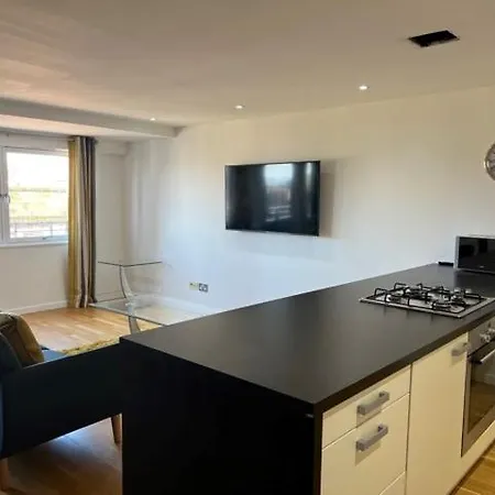 Modern & Spacious 2 Bed Merchant Apart-high St غلاسغو