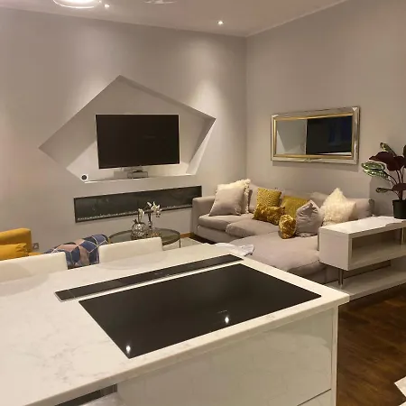 2 Bed Chic In Centre Lägenhet