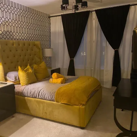 Apartment 2 Bed Chic In Centre