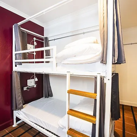 Safestay Charing Cross 3*