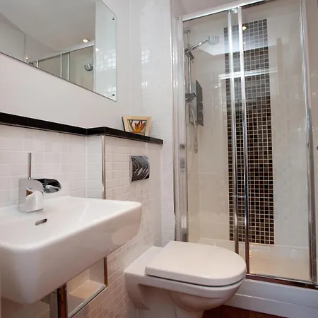 The Spires Serviced Apartman *